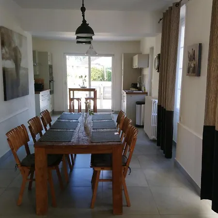 Le Jardin Secret - Maison De Location Saisonniere Holiday home Ecos