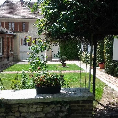 Le Jardin Secret - Maison De Location Saisonniere * Ecos