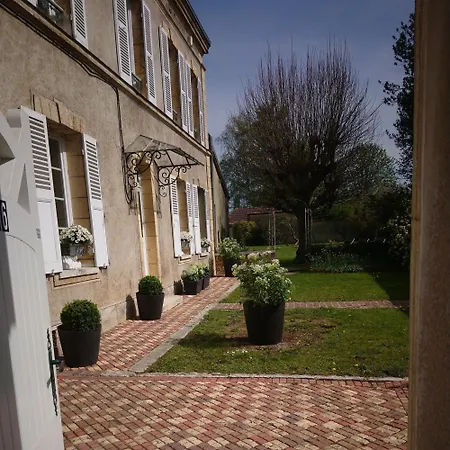 Le Jardin Secret - Maison De Location Saisonniere * Ecos